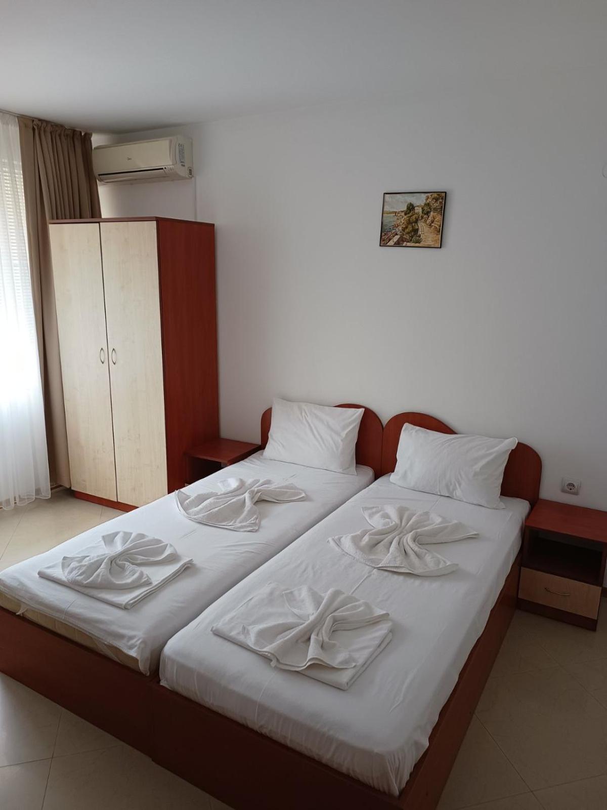 Guest House Ralitsa Поморіє Екстер'єр фото